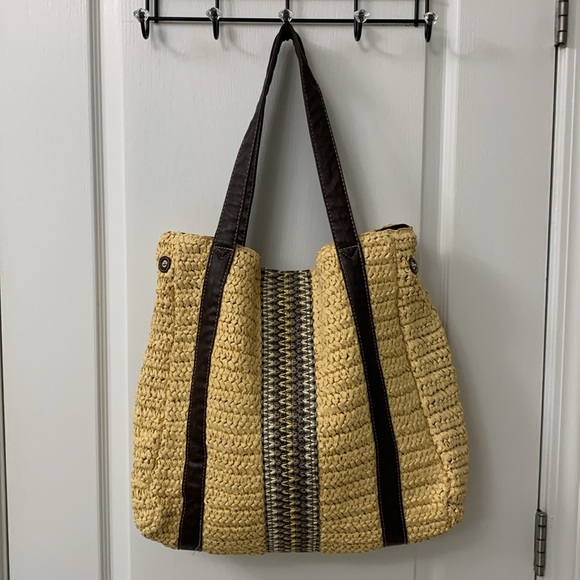 2-in-1 New York & Company Straw Convertable Bag - Picture 13 of 17